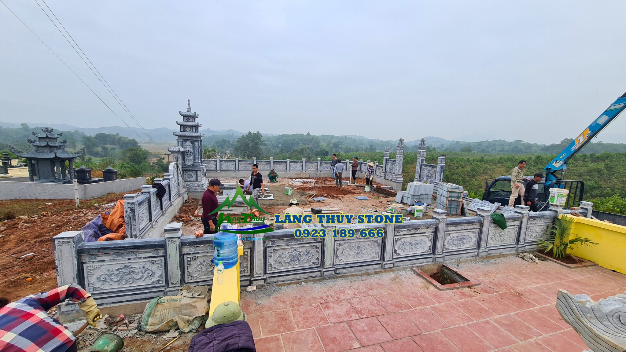 Khuôn viên lăng mộ đá xanh đen hoàn thành Khuôn viên lăng mộ đá xanh đen hoàn thành