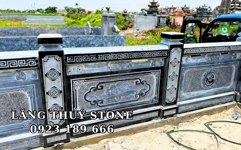 Khu lăng mộ đá xanh đen nhà A Nam Hoằng Hóa Thanh Hóa Lan can đá xanh đen chạm khắc hoa sen cho khu lăng mộ