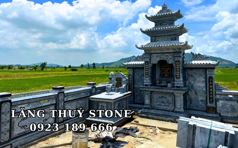 Khu lăng mộ đá xanh đen nhà A Nam Hoằng Hóa Thanh Hóa Lăng thờ đá xanh đen nhiều mái trong khu lăng mộ gia đình