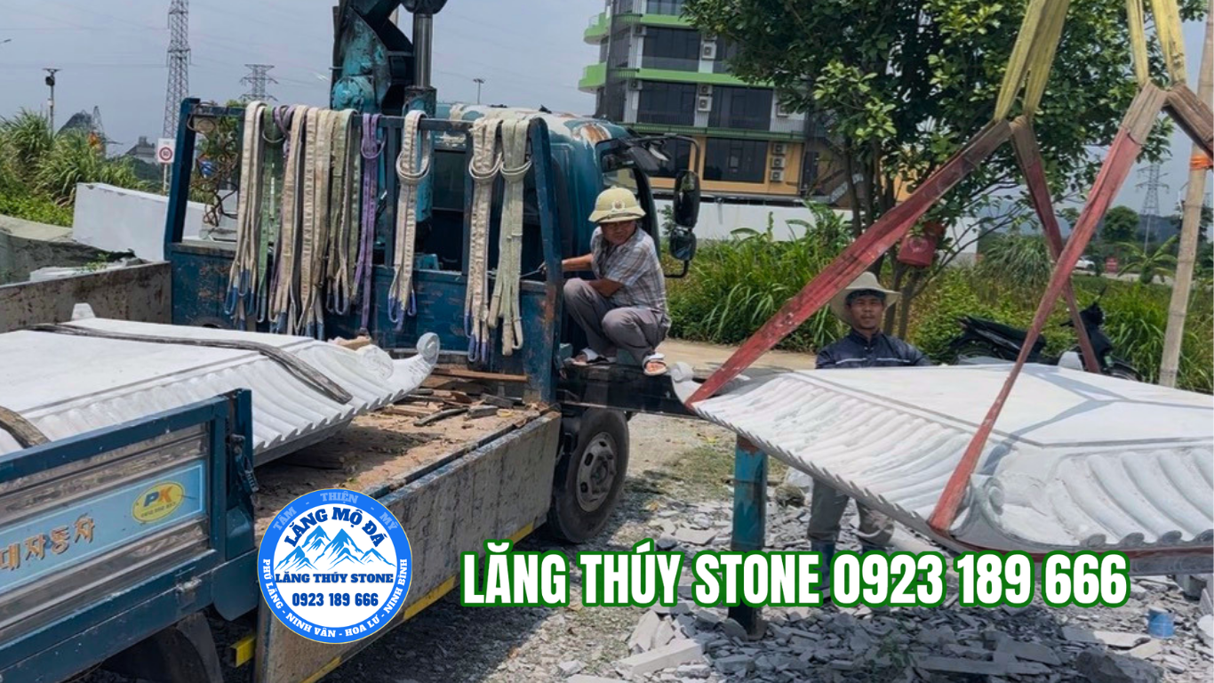 Xưởng sản xuất lăng mộ đá Ninh Bình – Lăng Thuý Stone Vận chuyển và bốc xếp cấu kiện lăng mộ đá từ xưởng Lăng Thuý Stone Ninh Bình