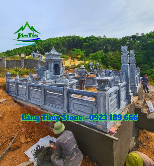 khuôn viên lăng mộ đá