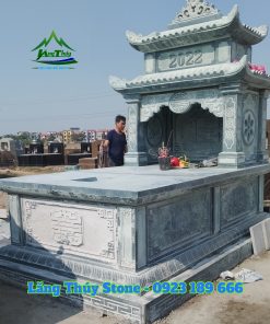 Mộ đá 2 mái Mộ đá xanh rêu