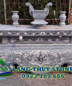 Bàn lễ bằng đá