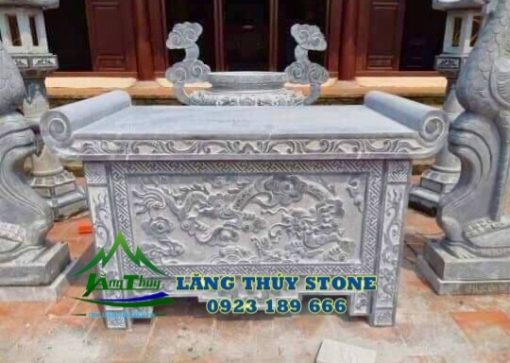 Bàn lễ bằng đá 11